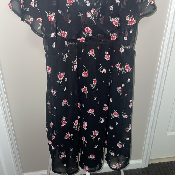 Black dress - Picture 3 of 6